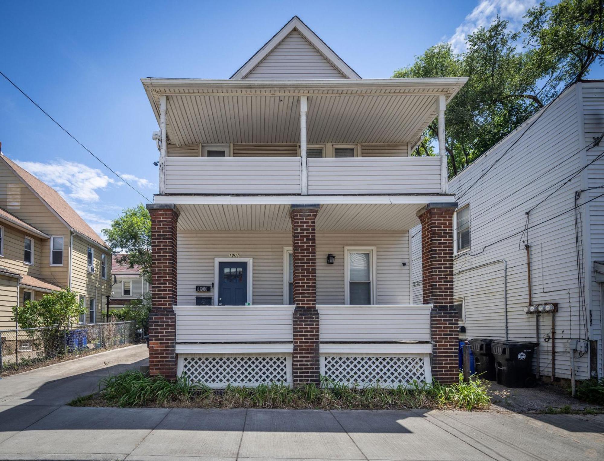 Ferienwohnung Mid-Century Modern Retreat In Little Italy Cleveland Exterior foto