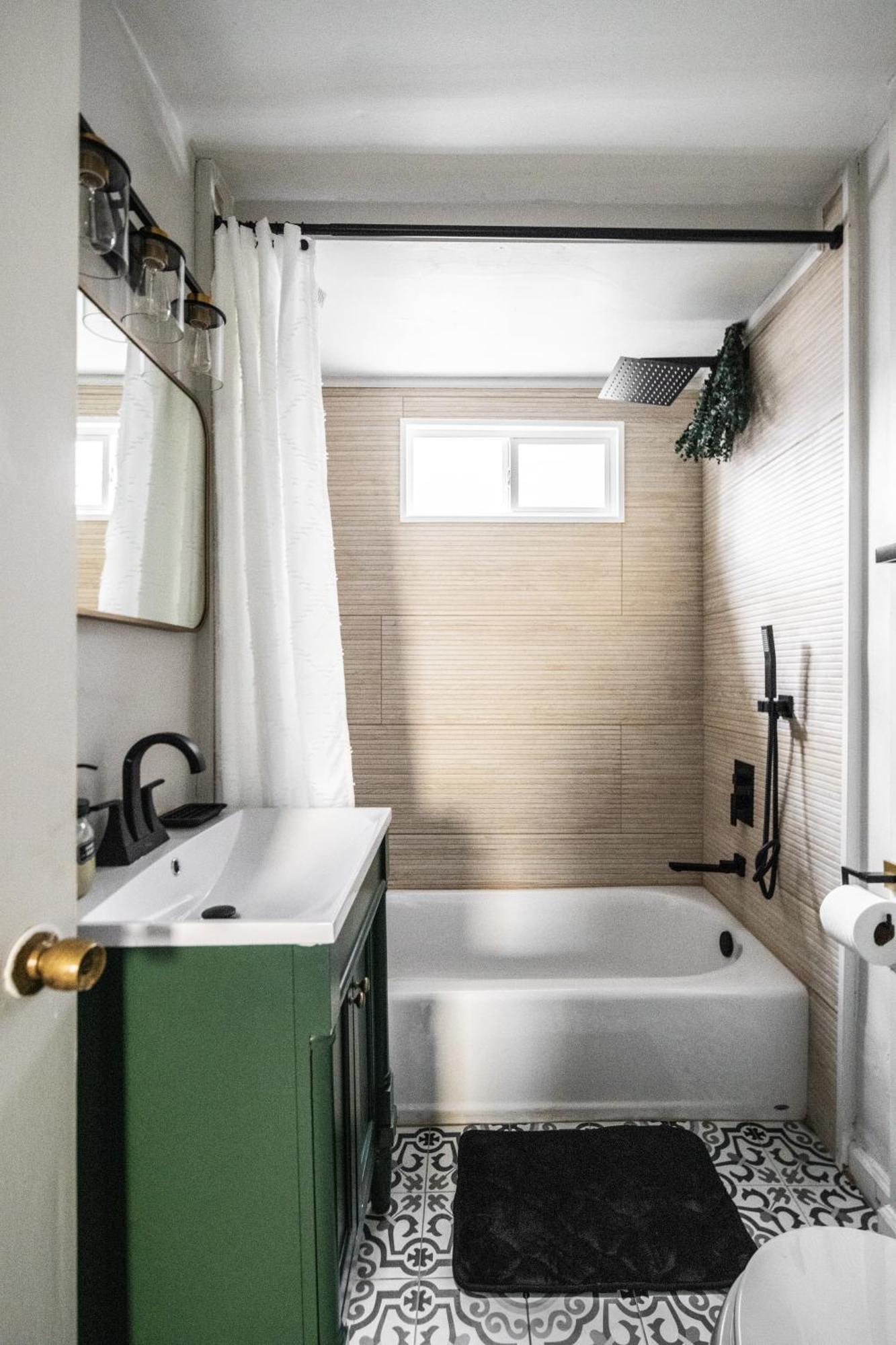 Ferienwohnung Mid-Century Modern Retreat In Little Italy Cleveland Exterior foto